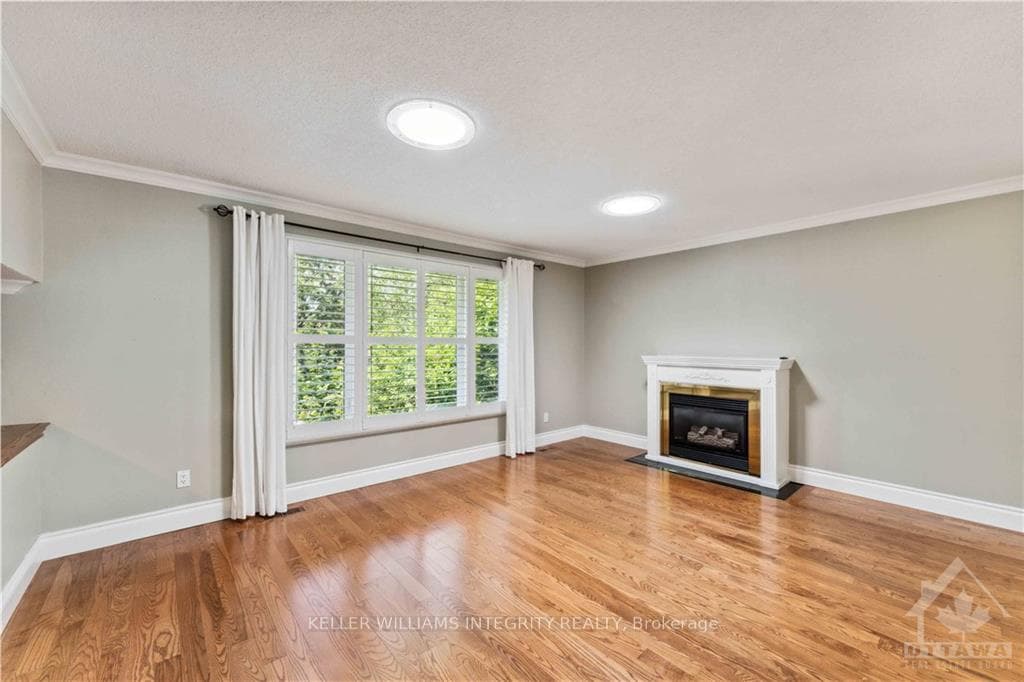 1719 FIELDSTONE Crescent photo 8
