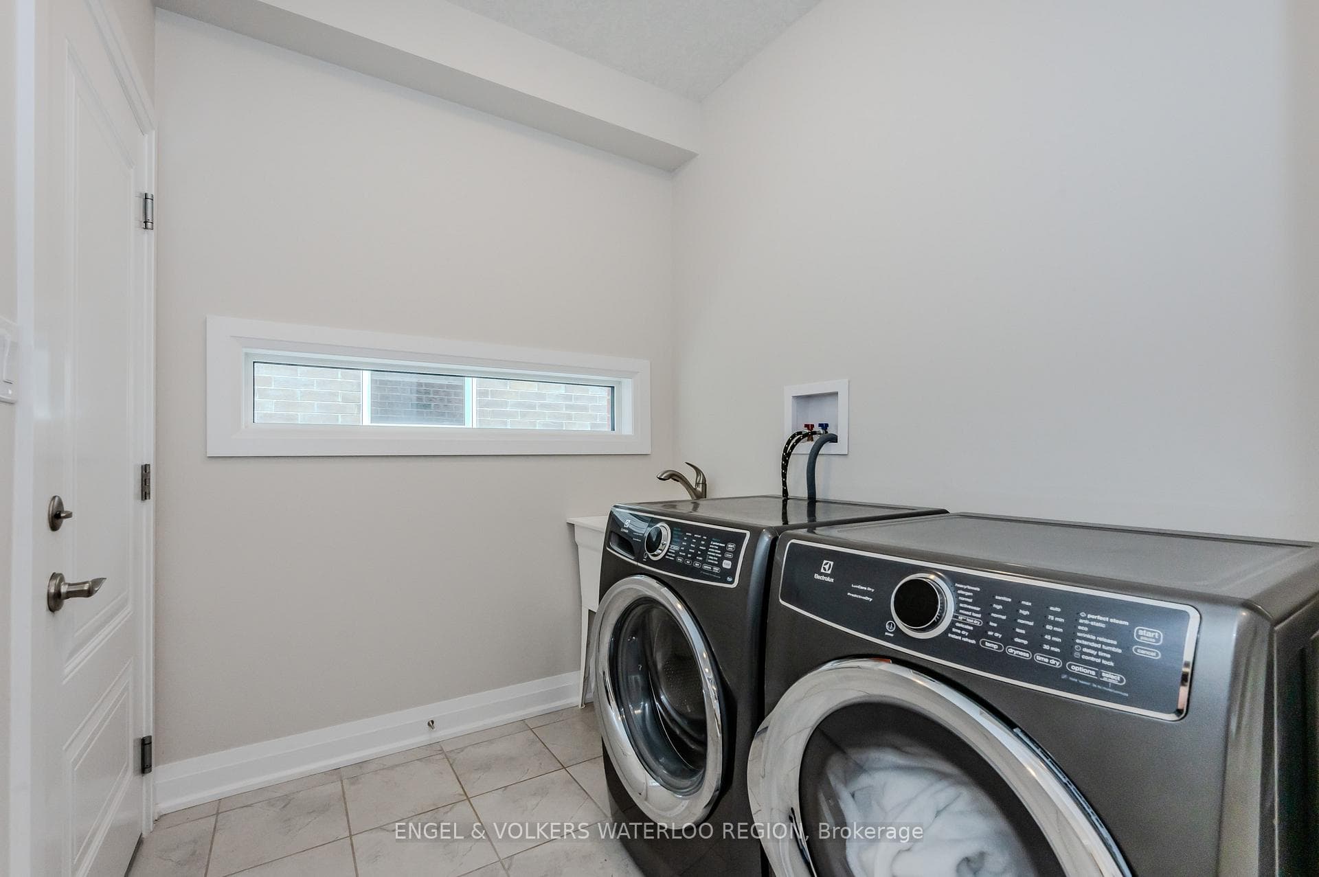 6 Greyhawk Street photo 17