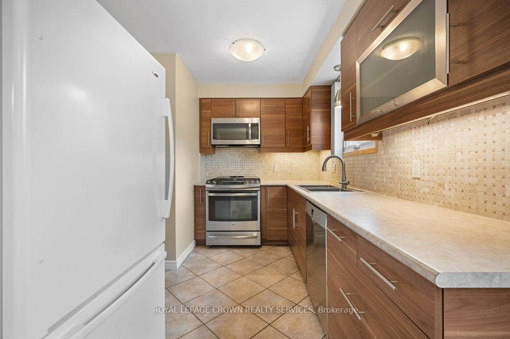 145 Anvil Street photo 5