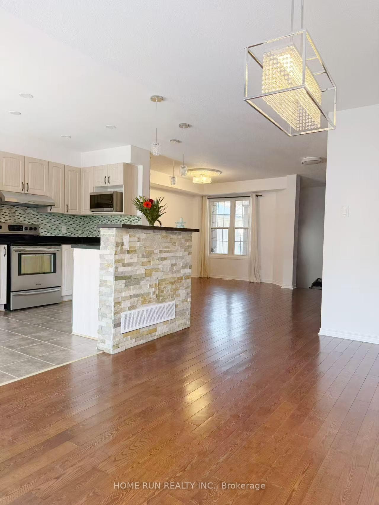 330 Applecross Crescent photo 7