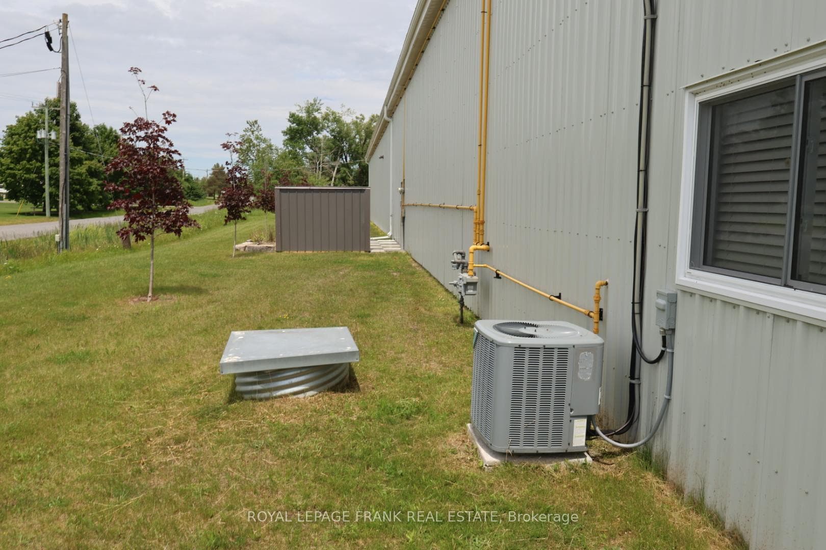 2075 Davis Road photo 49