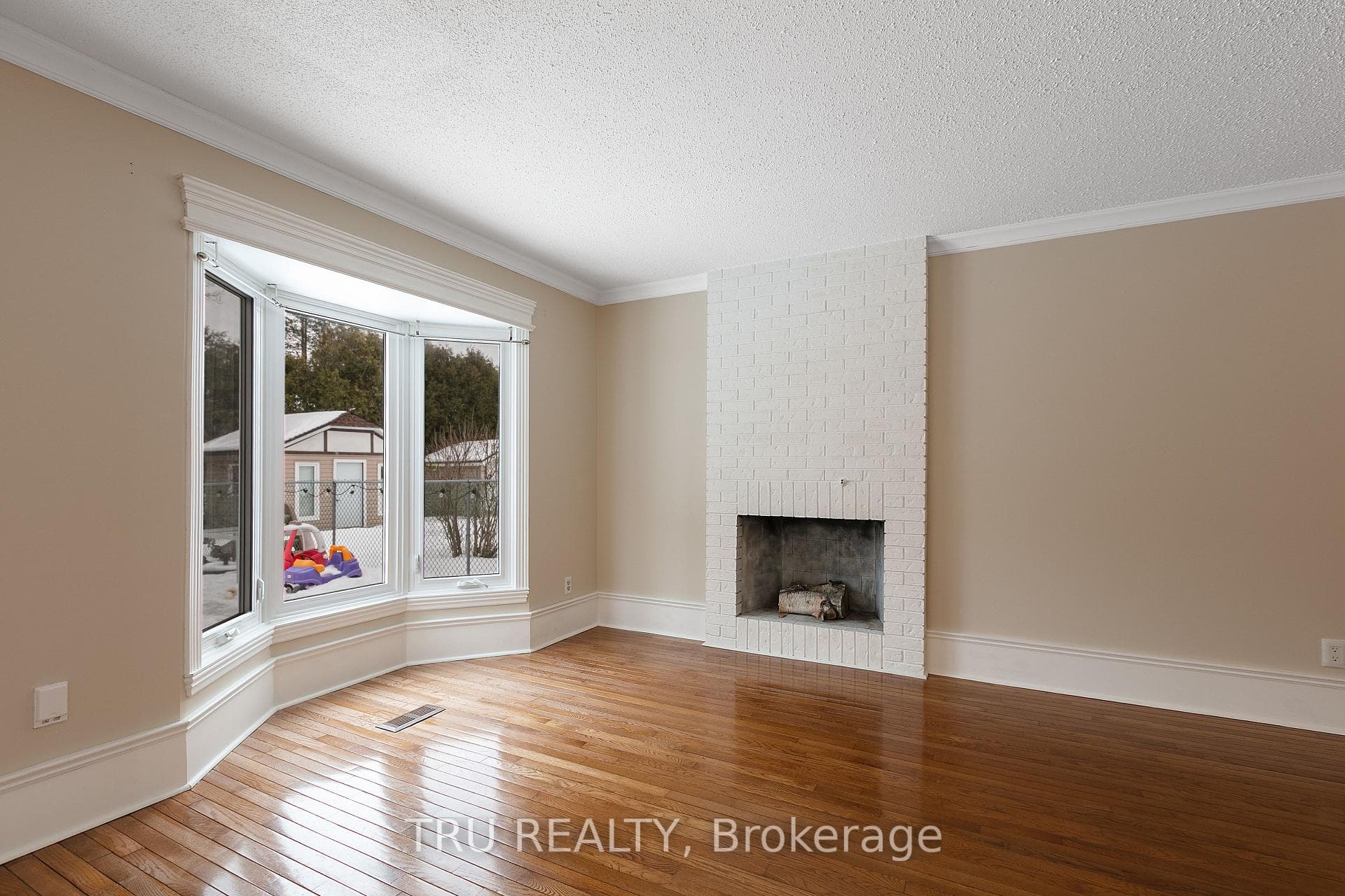 1078 ST EMMANUEL Terrace photo 12