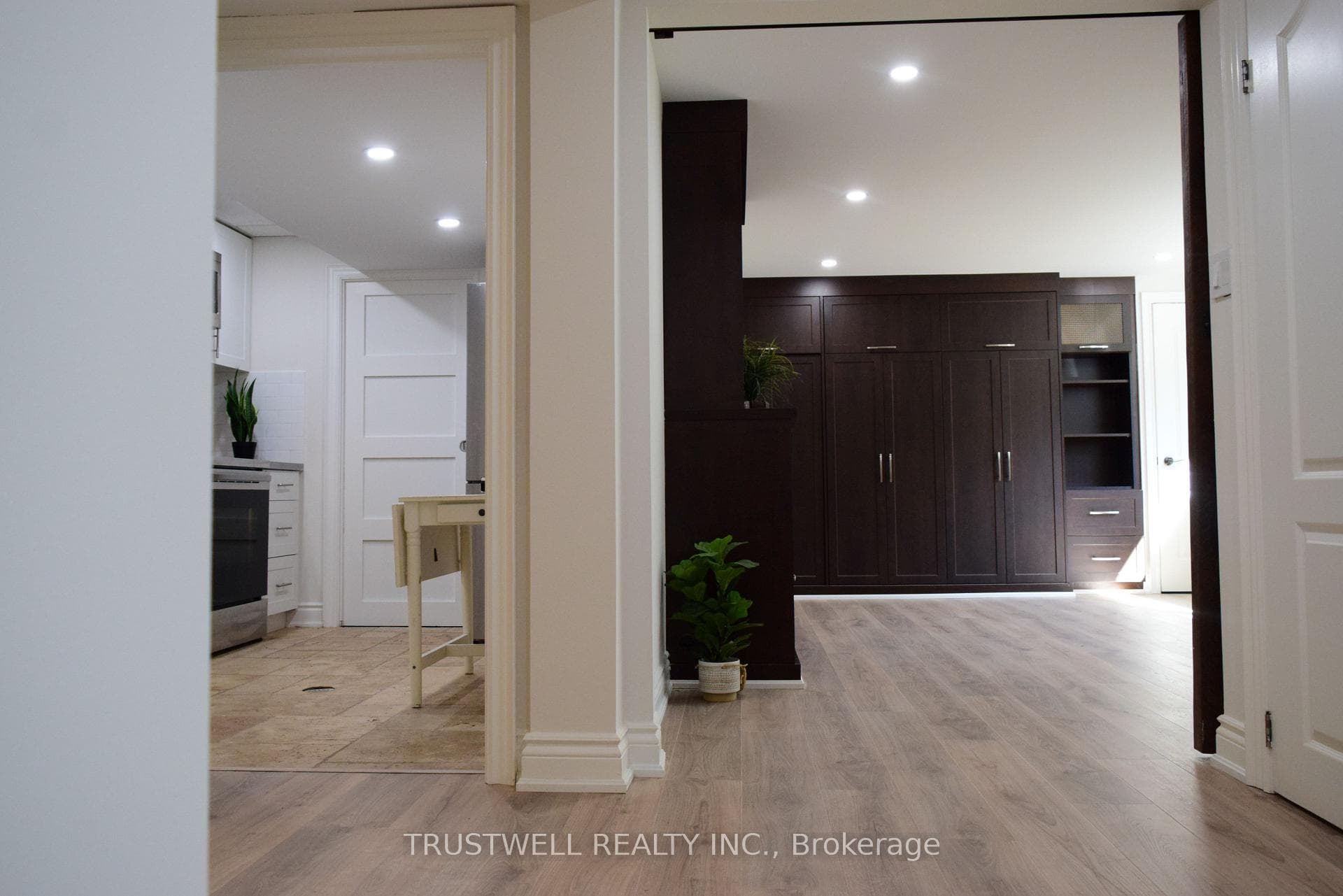 1633 Sunnycove Drive photo 2