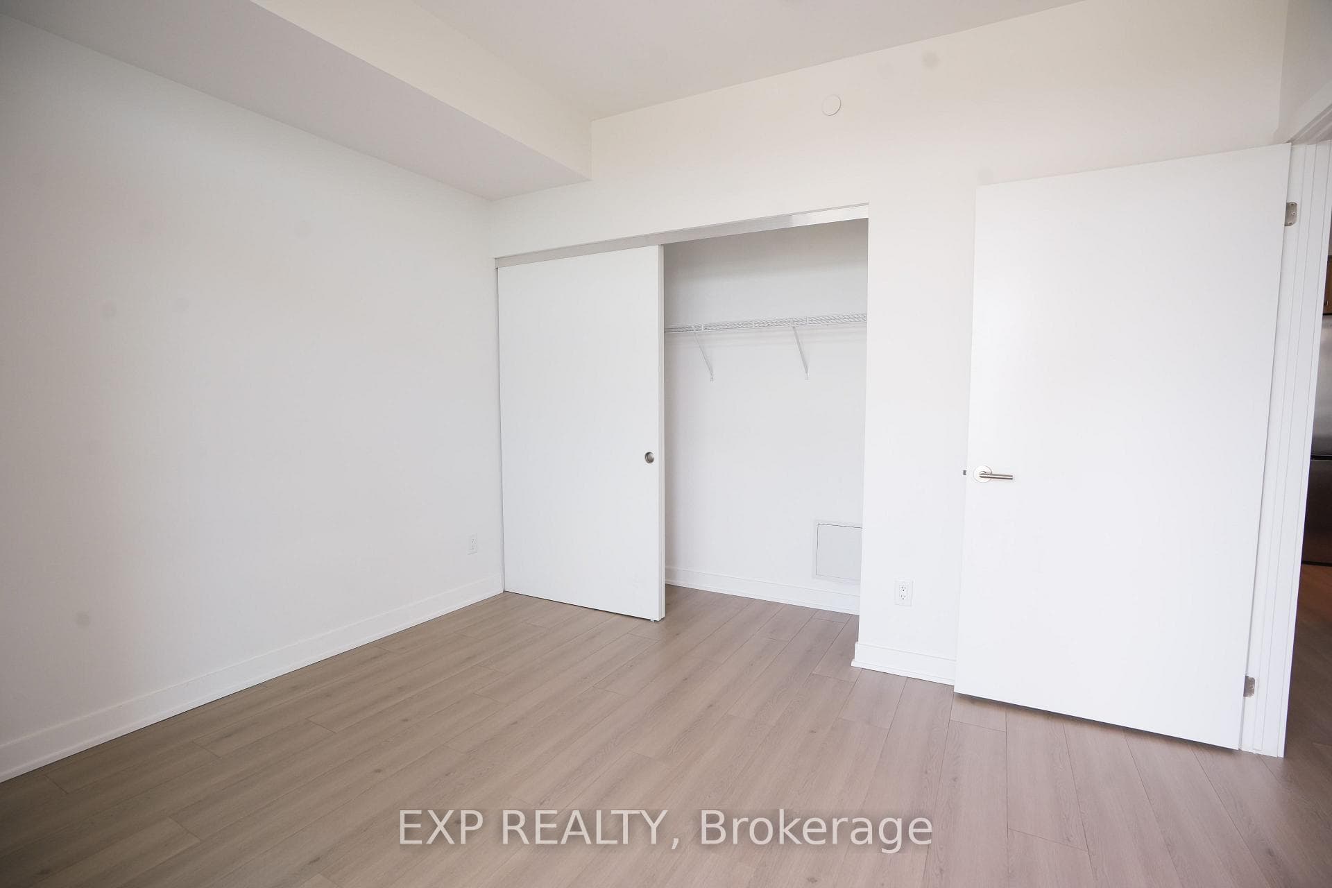 25 Wellington Street Unit 2011 photo 7