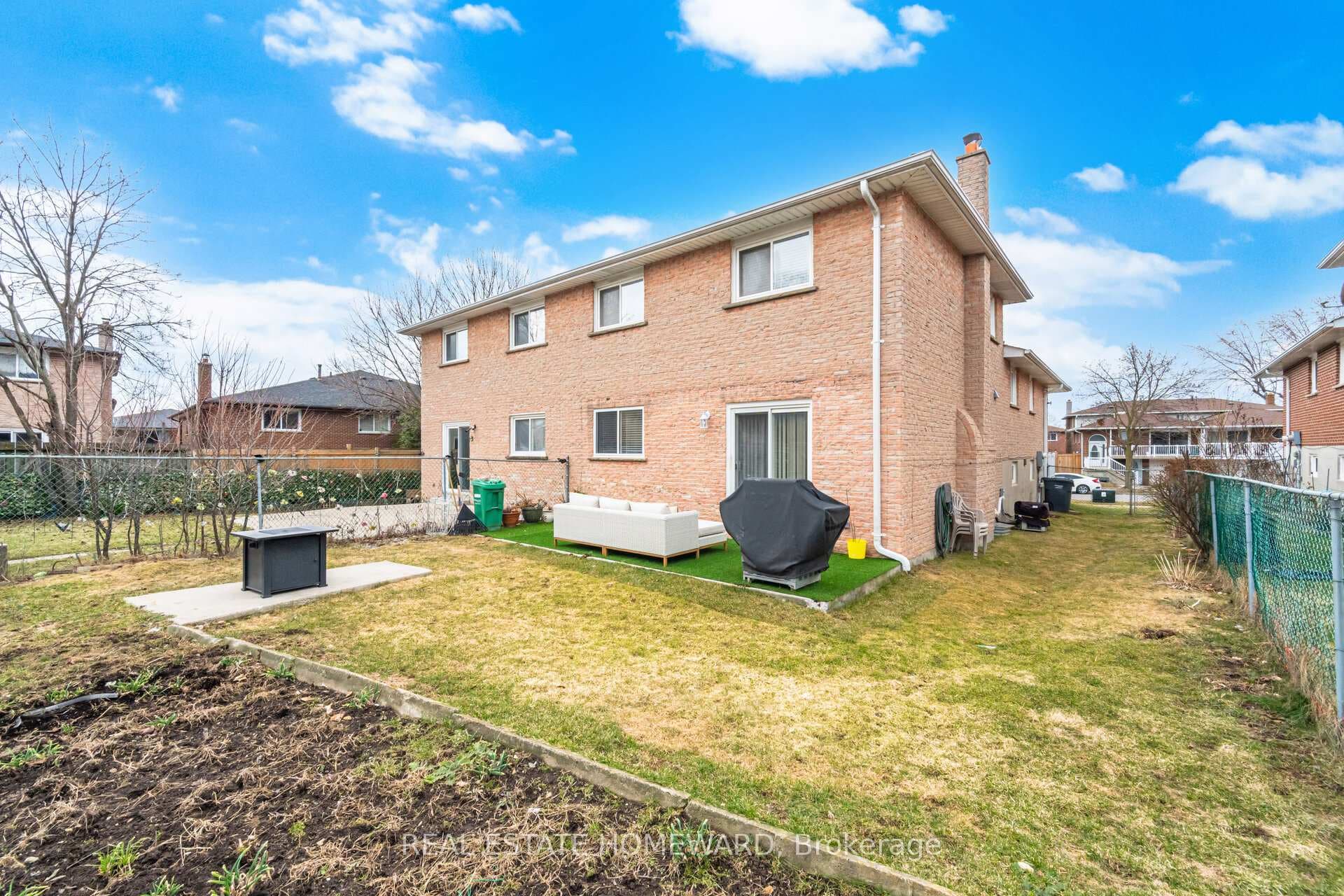 309 Royal Salisbury Way photo 41