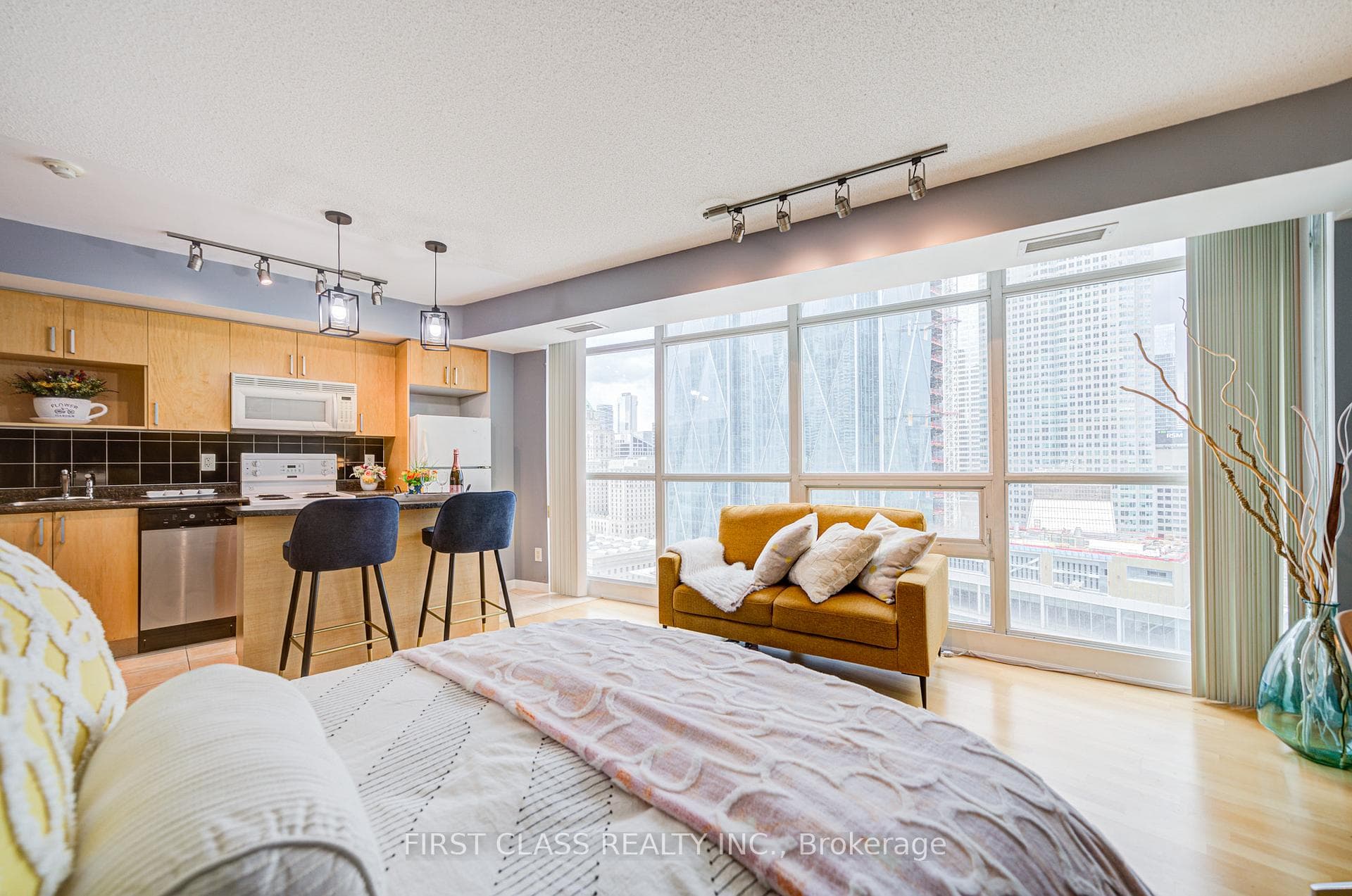18 Yonge Street Unit 2204 photo 23