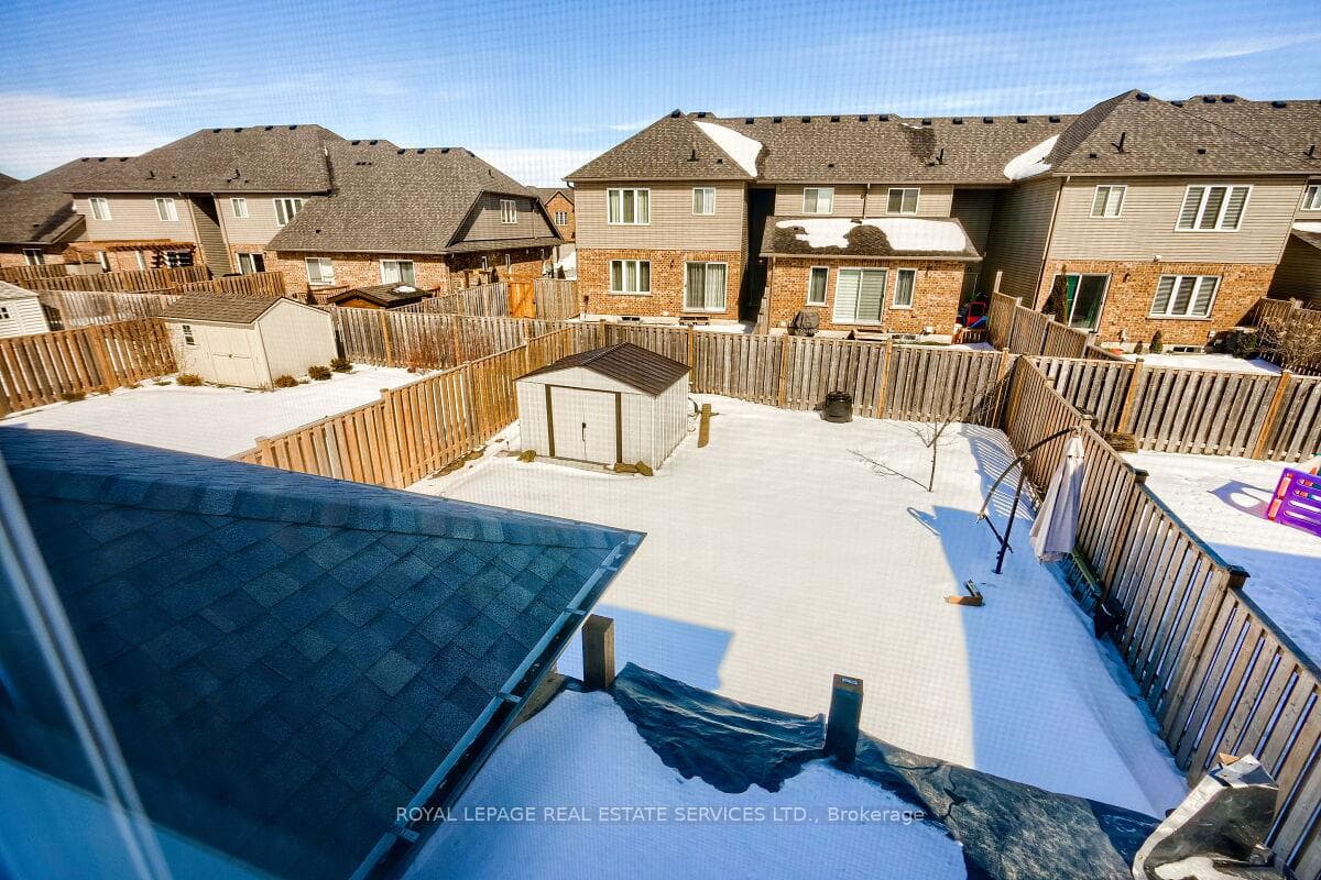 573 Forman Avenue photo 28