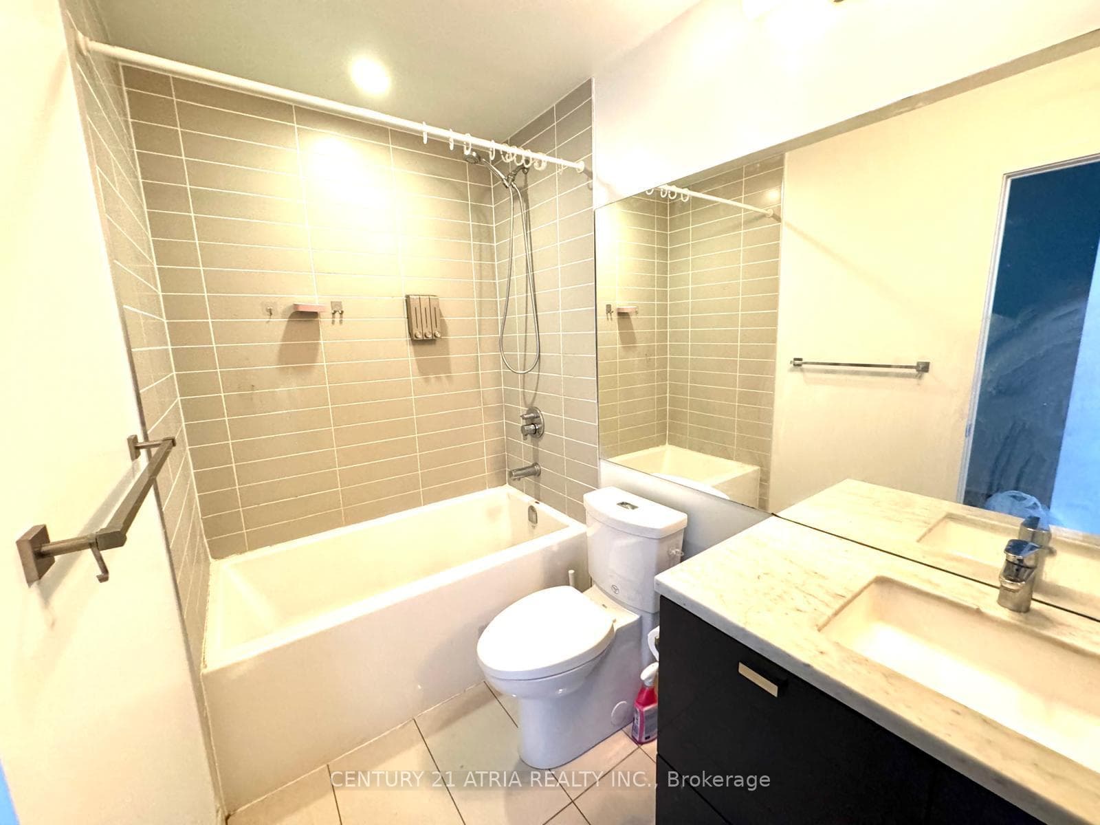 290 Adelaide Street Unit 3507 photo 8