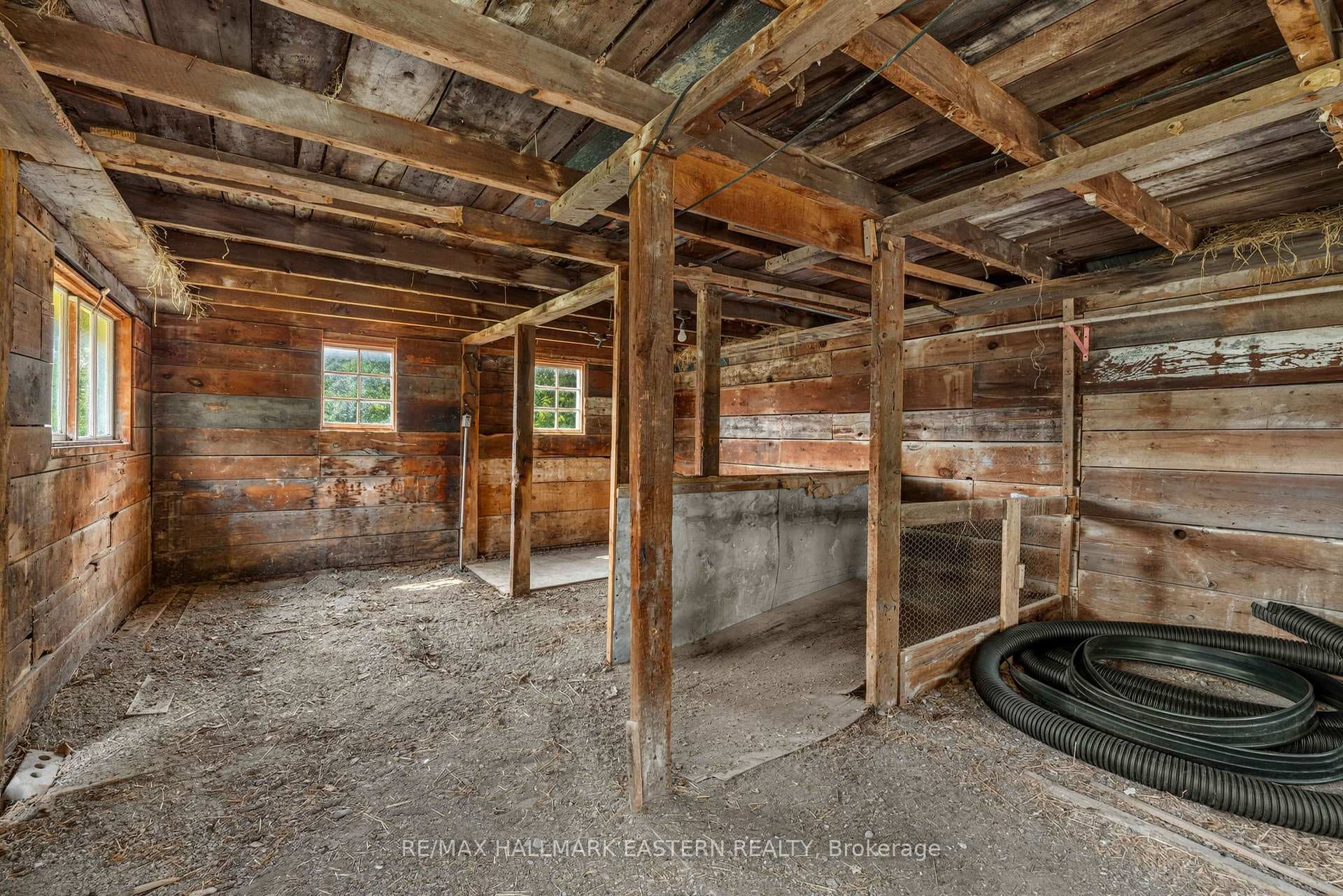 921 Robinson Road photo 33