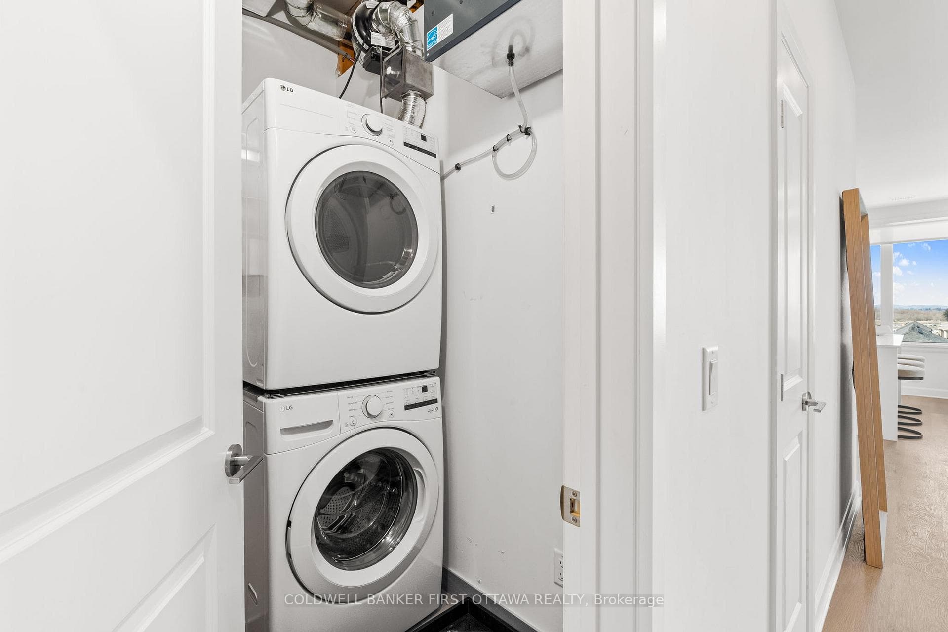 611 WANAKI Road Unit 302 photo 11