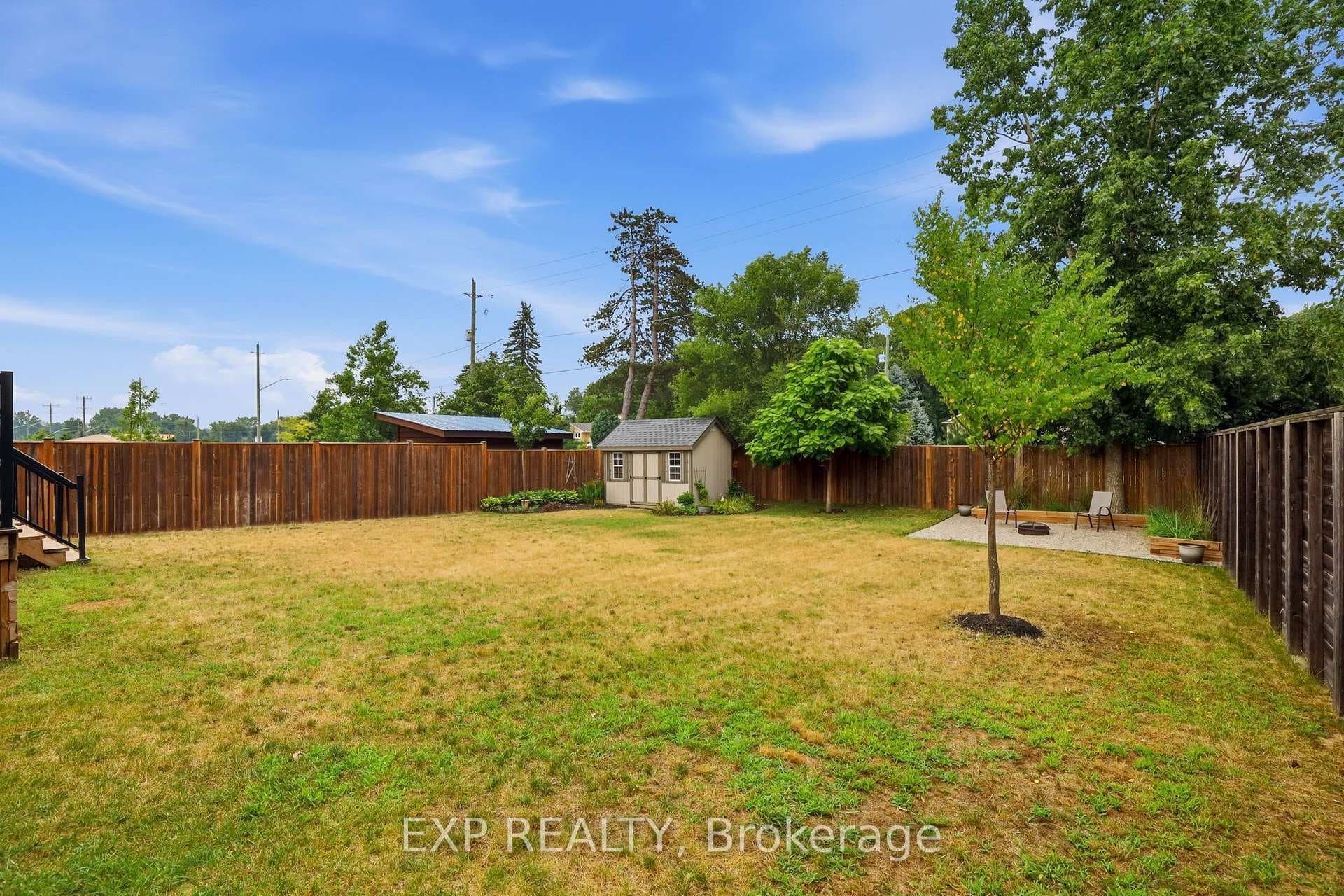 541 Bennett Crescent photo 46