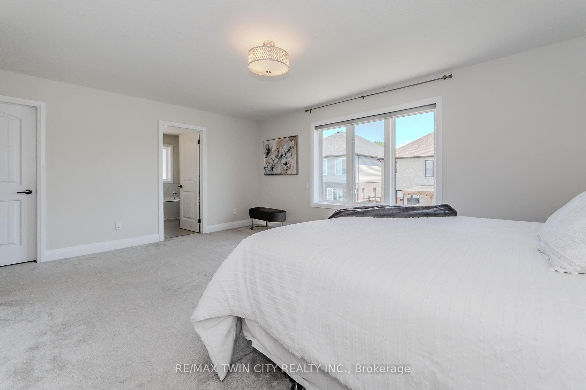 231 Carriage Way photo 23