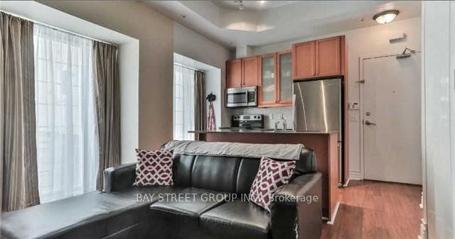 539 Jarvis Street Unit M10 photo 2