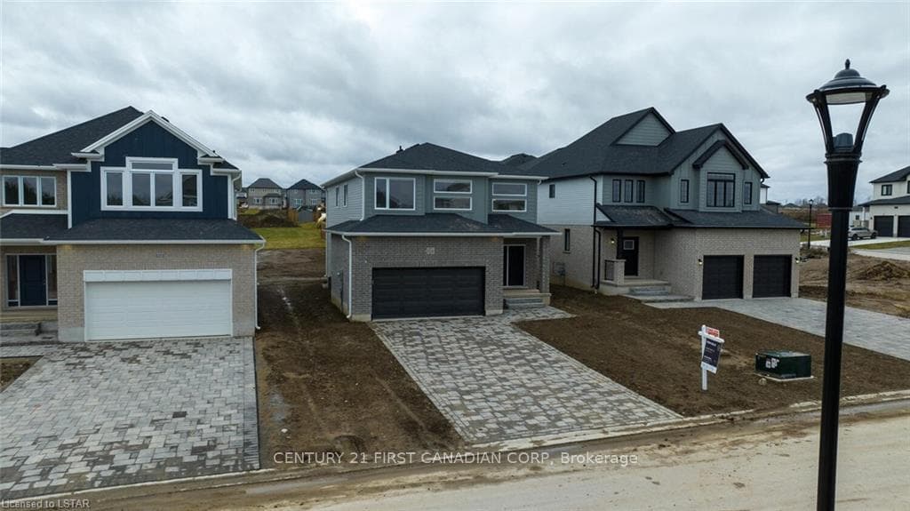 124 Basil Crescent photo 32