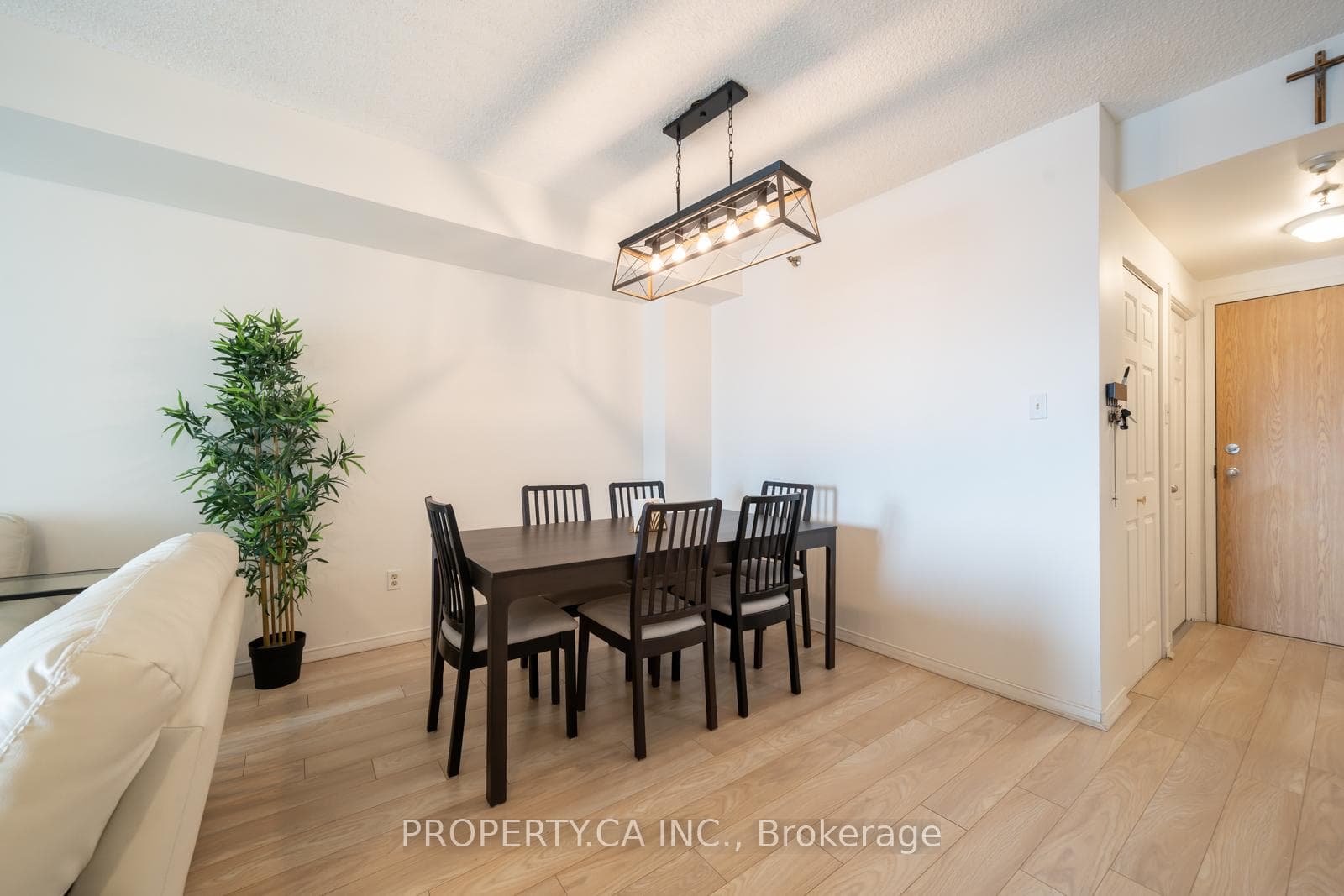 5800 Sheppard Avenue Unit 316 photo 10