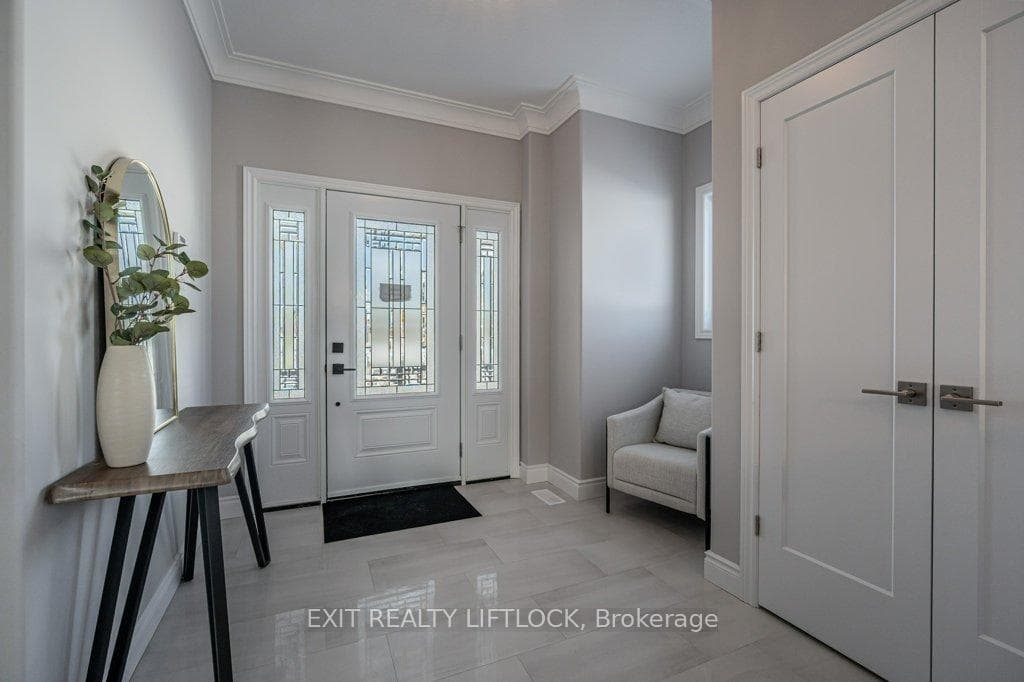 802 Steinberg Court photo 2
