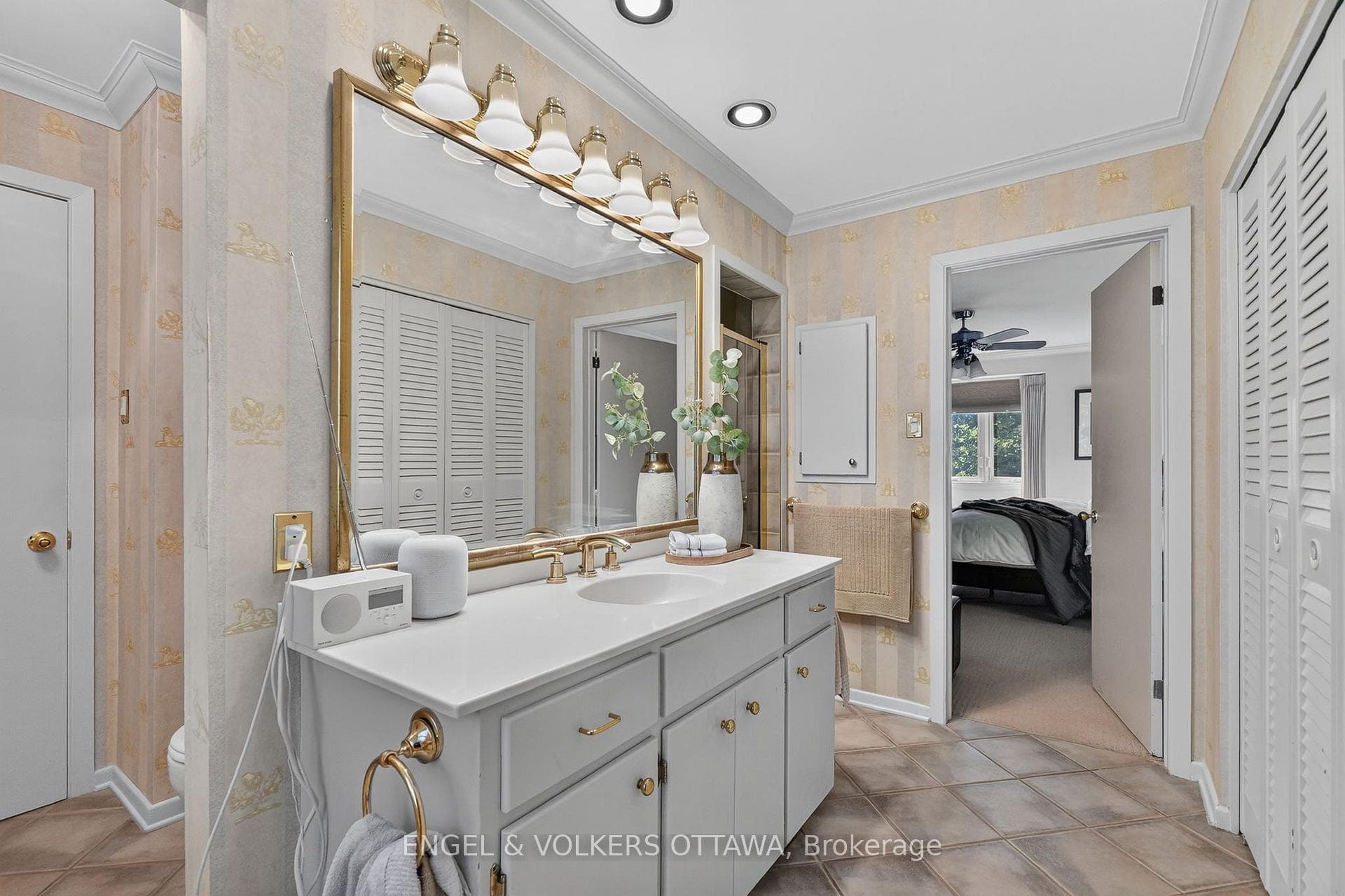 1907 Fairmeadow Crescent photo 24
