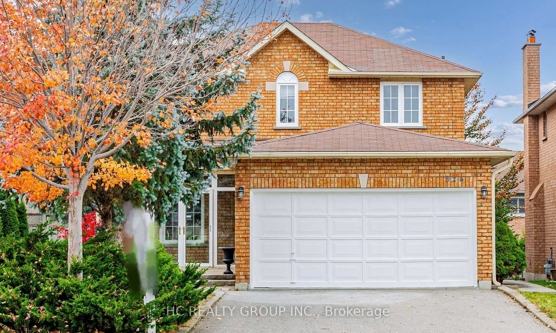 924 College Manor Drive photo 2