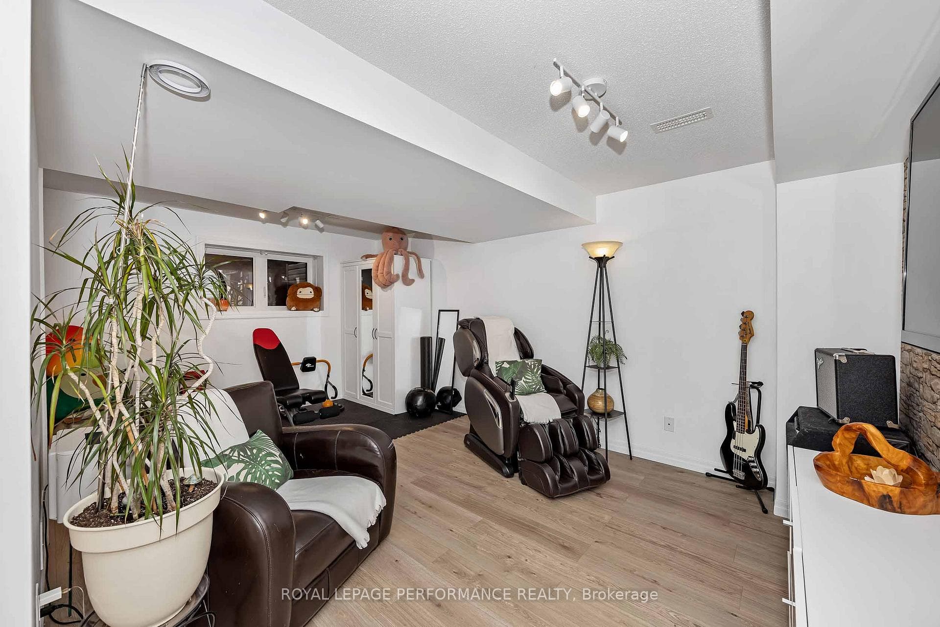 510 Knotridge Street photo 22