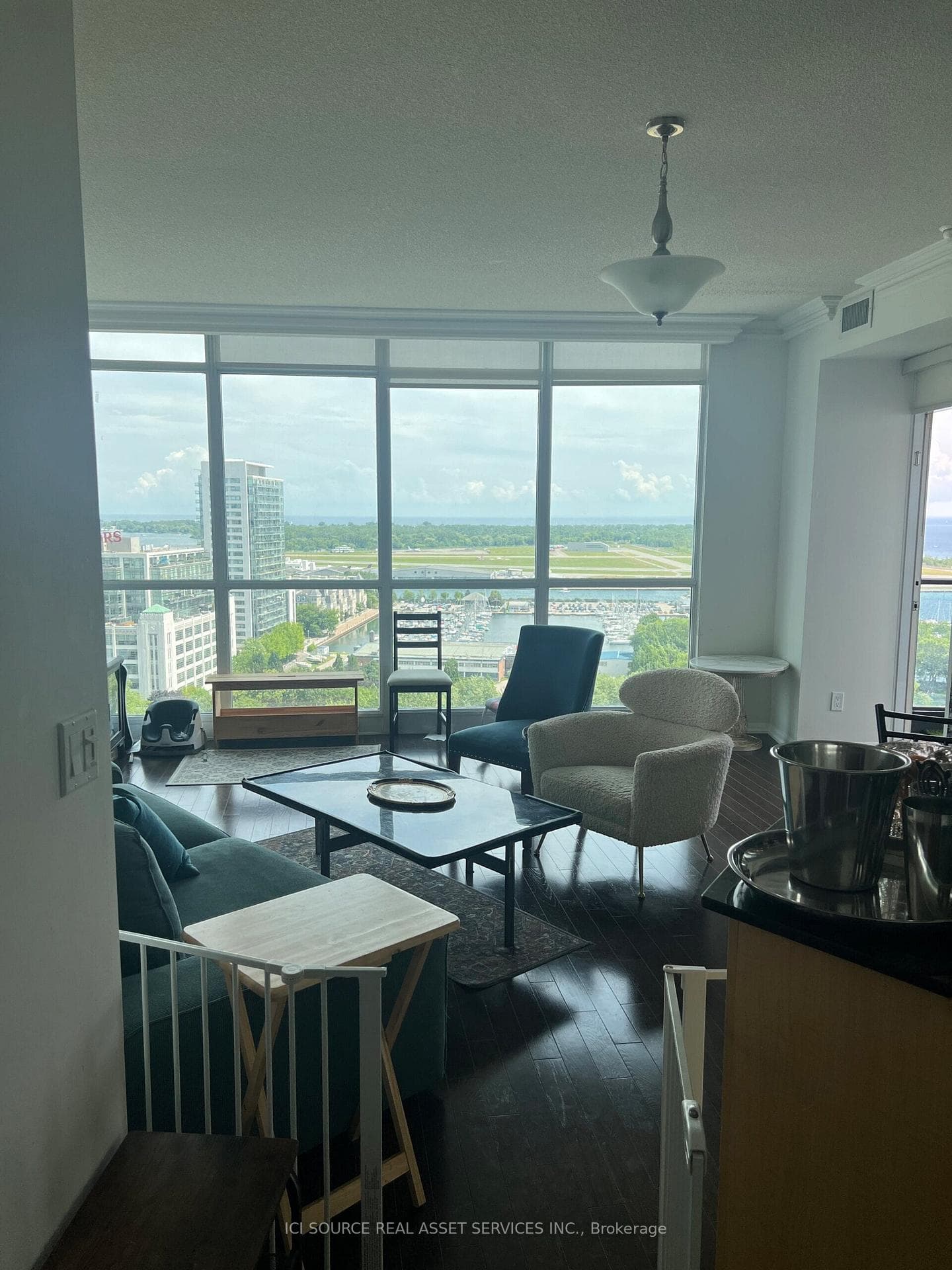 219 Fort York Boulevard Unit 2108 photo 14