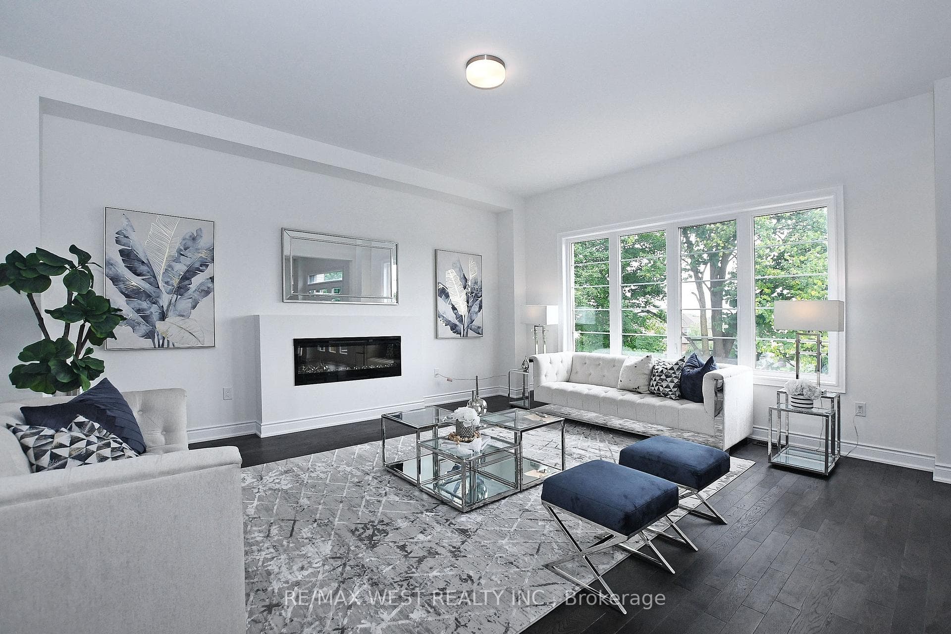 1353 Blackmore Street photo 10