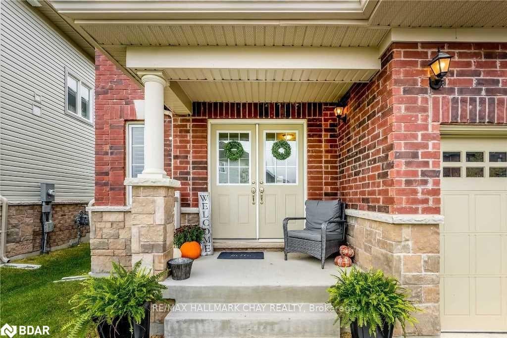 214 Isabella Drive photo 2