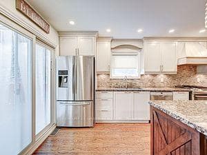 1056 Charminster Crescent photo 14