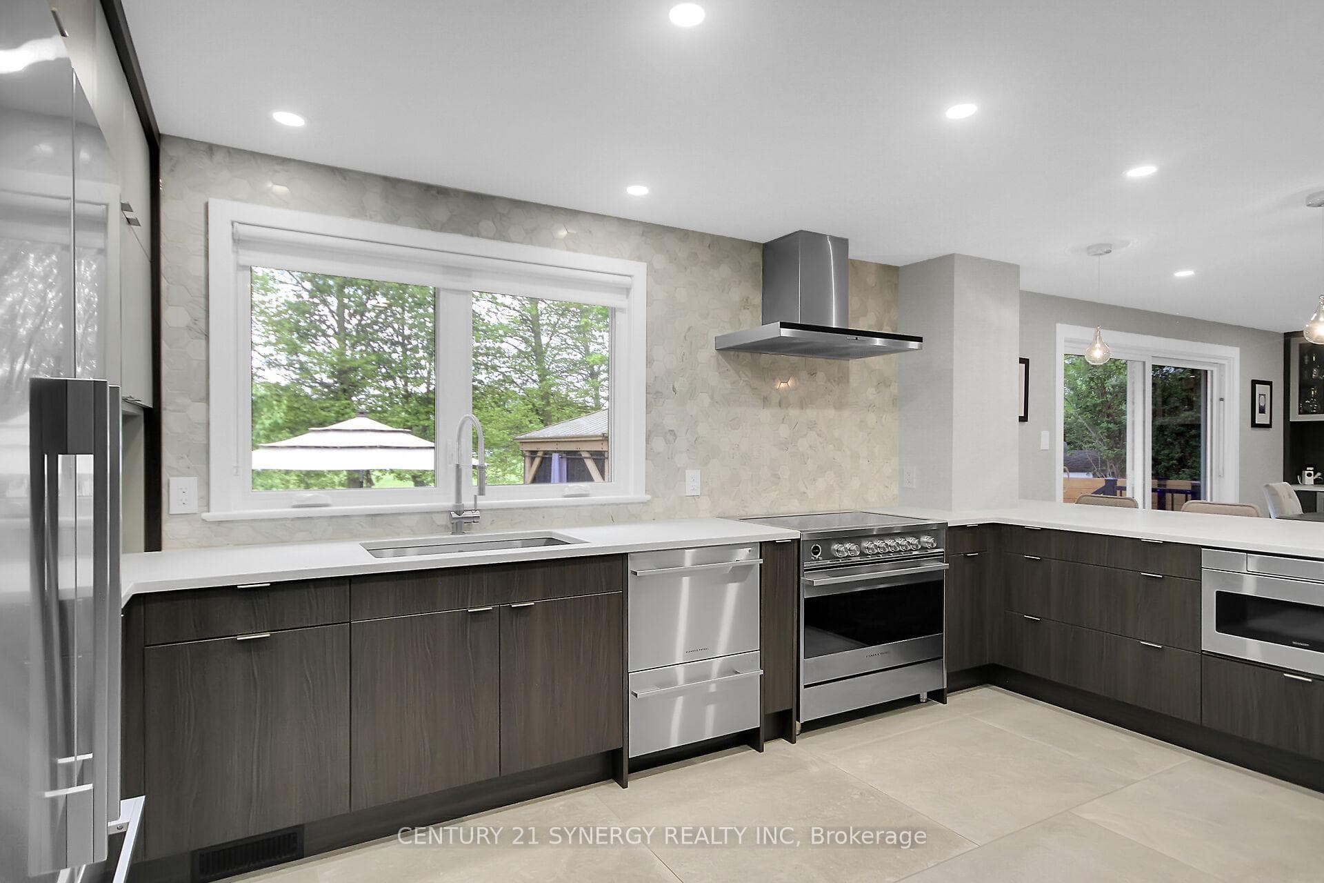 26 Seymour Avenue photo 16