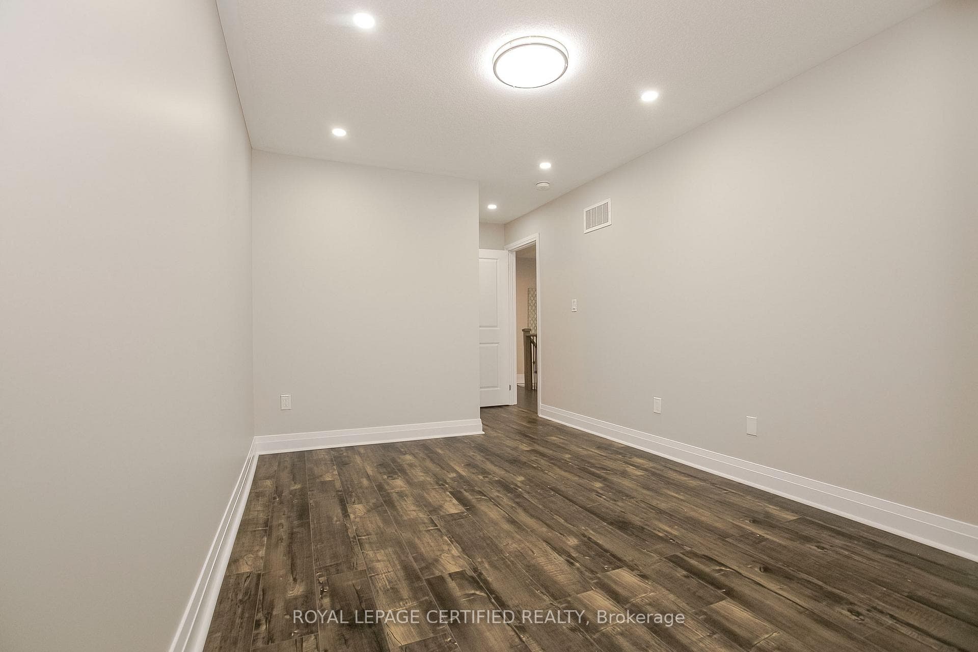 32 Dalbeattie Drive photo 36