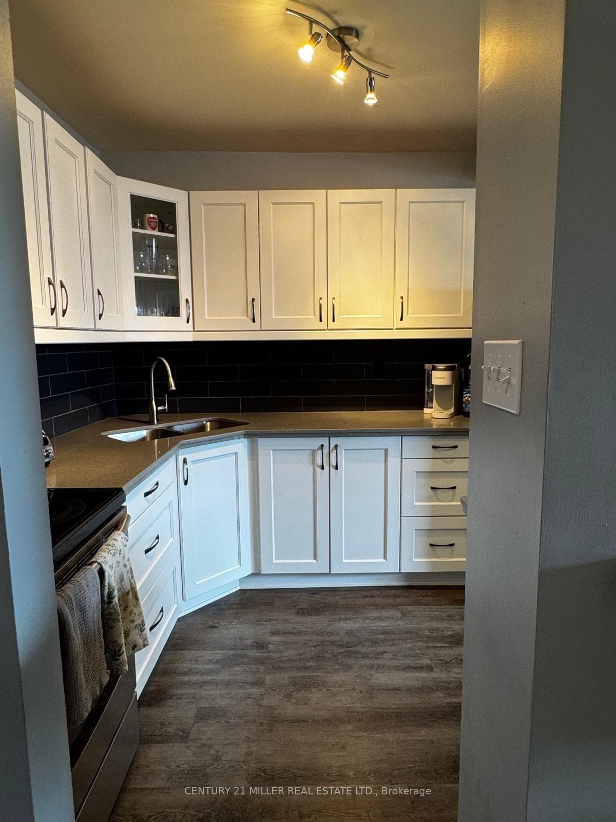 264 Oakdale Avenue Unit 309 photo 6