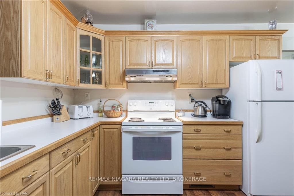 8115 BEAVERDAMS Road photo 11