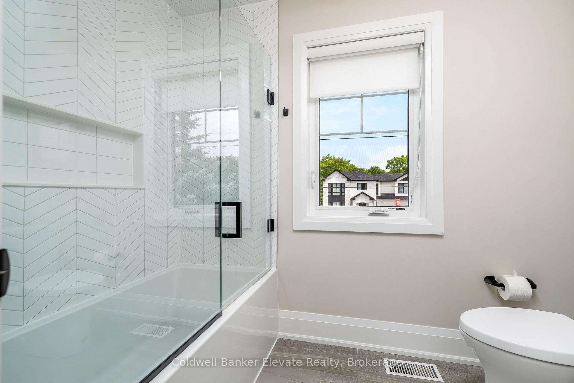244 Bell Street photo 37