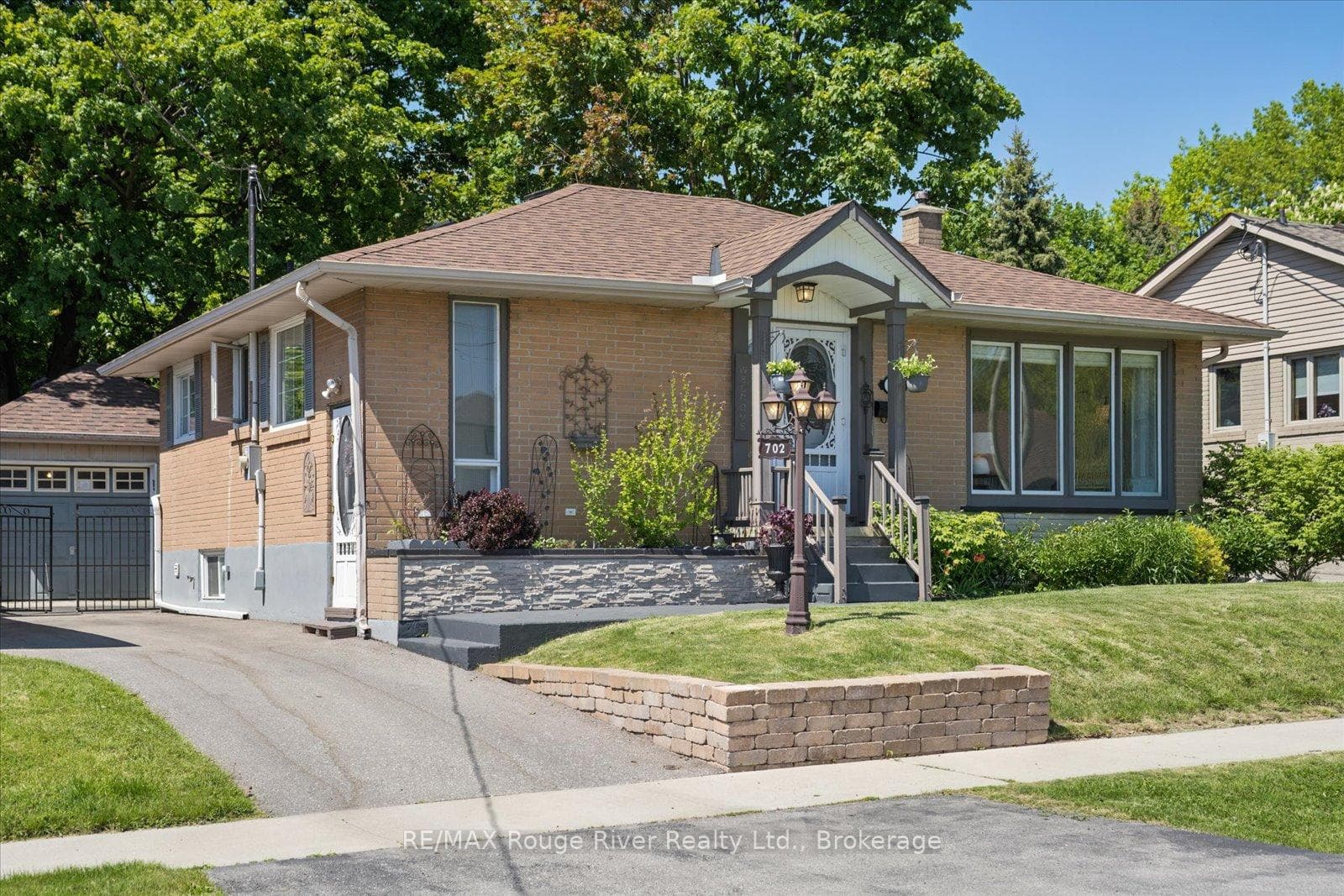 702 Gilbert Street photo 3