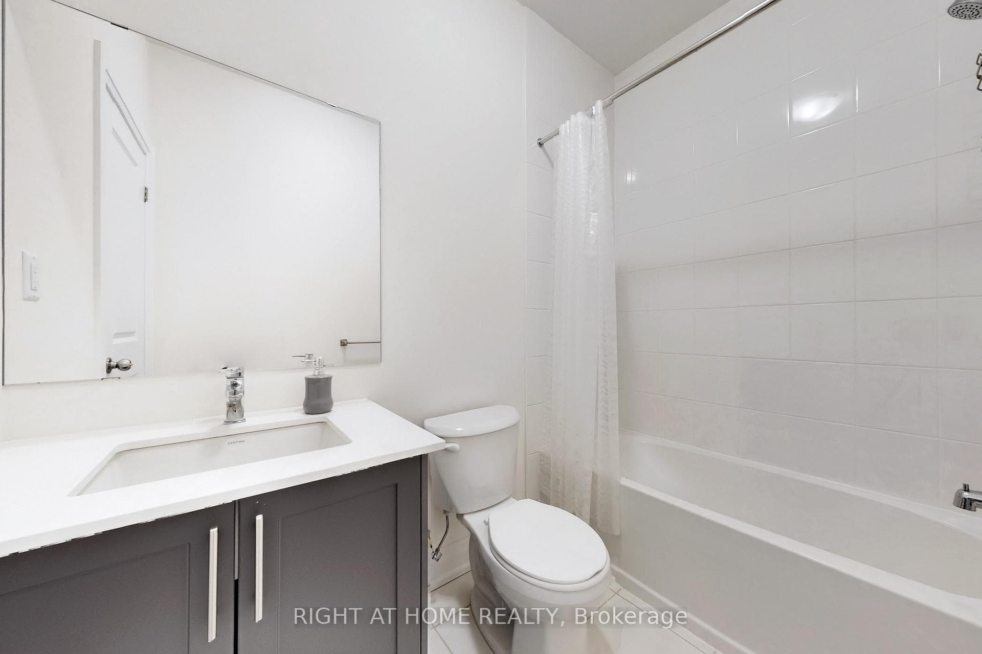 157 Blick Crescent photo 33