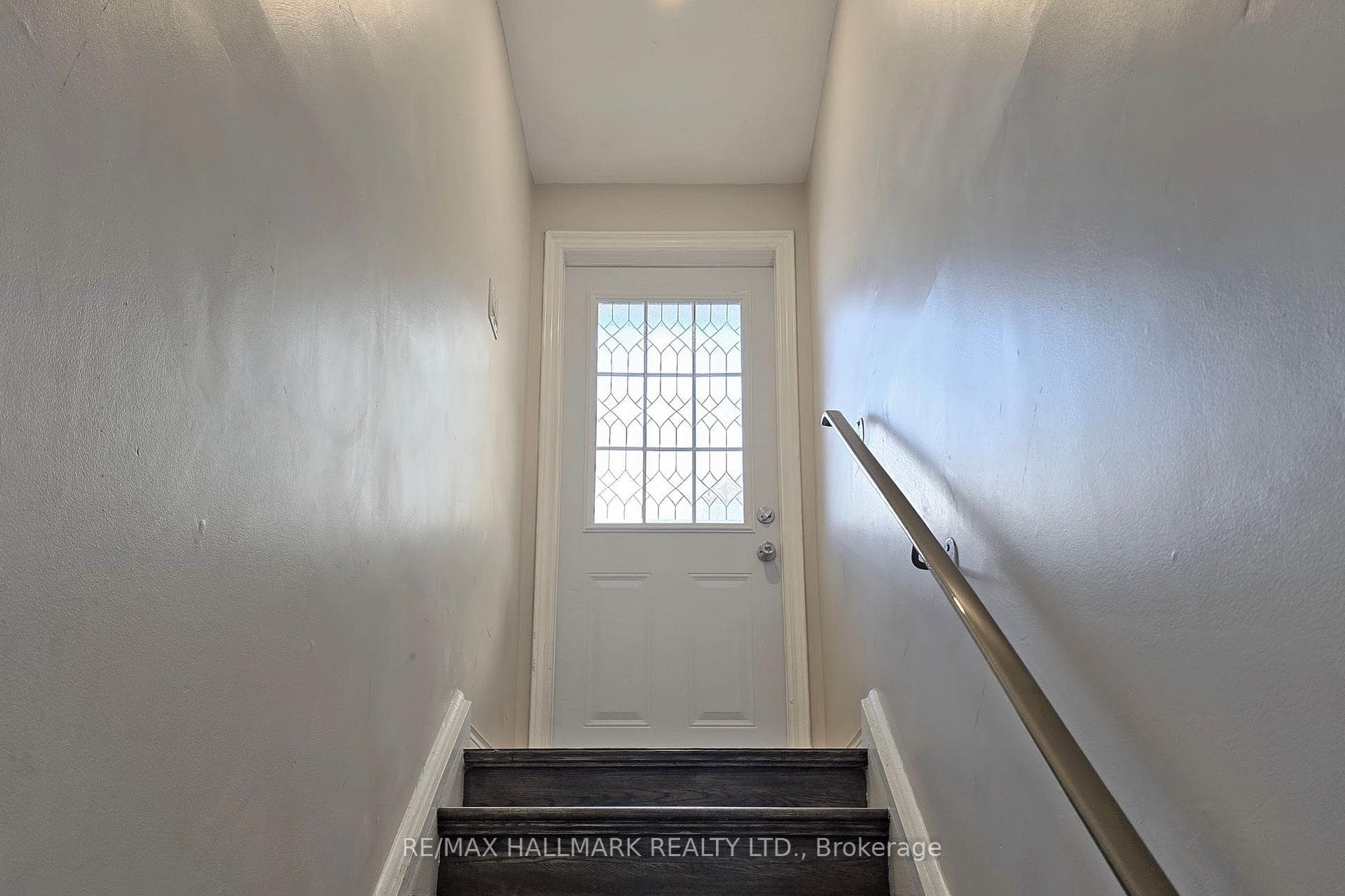 86 Laird Drive photo 6