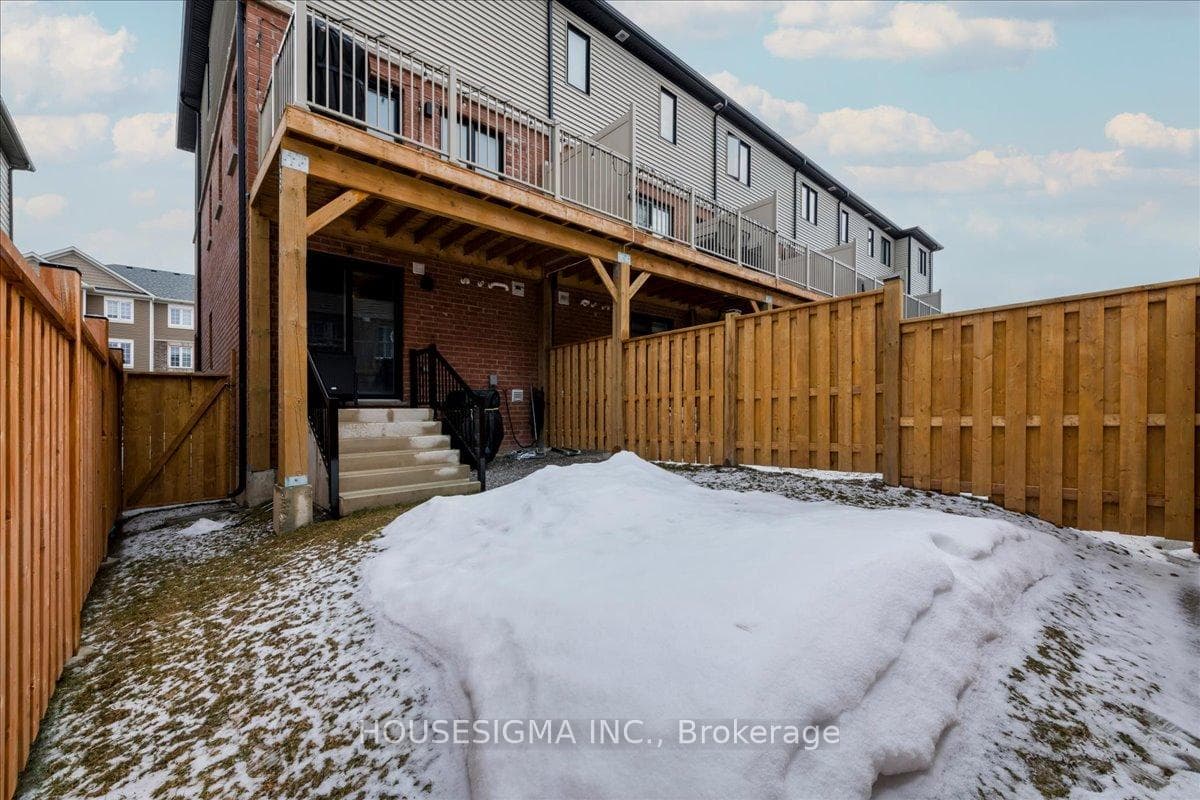 49 Hay Lane photo 19
