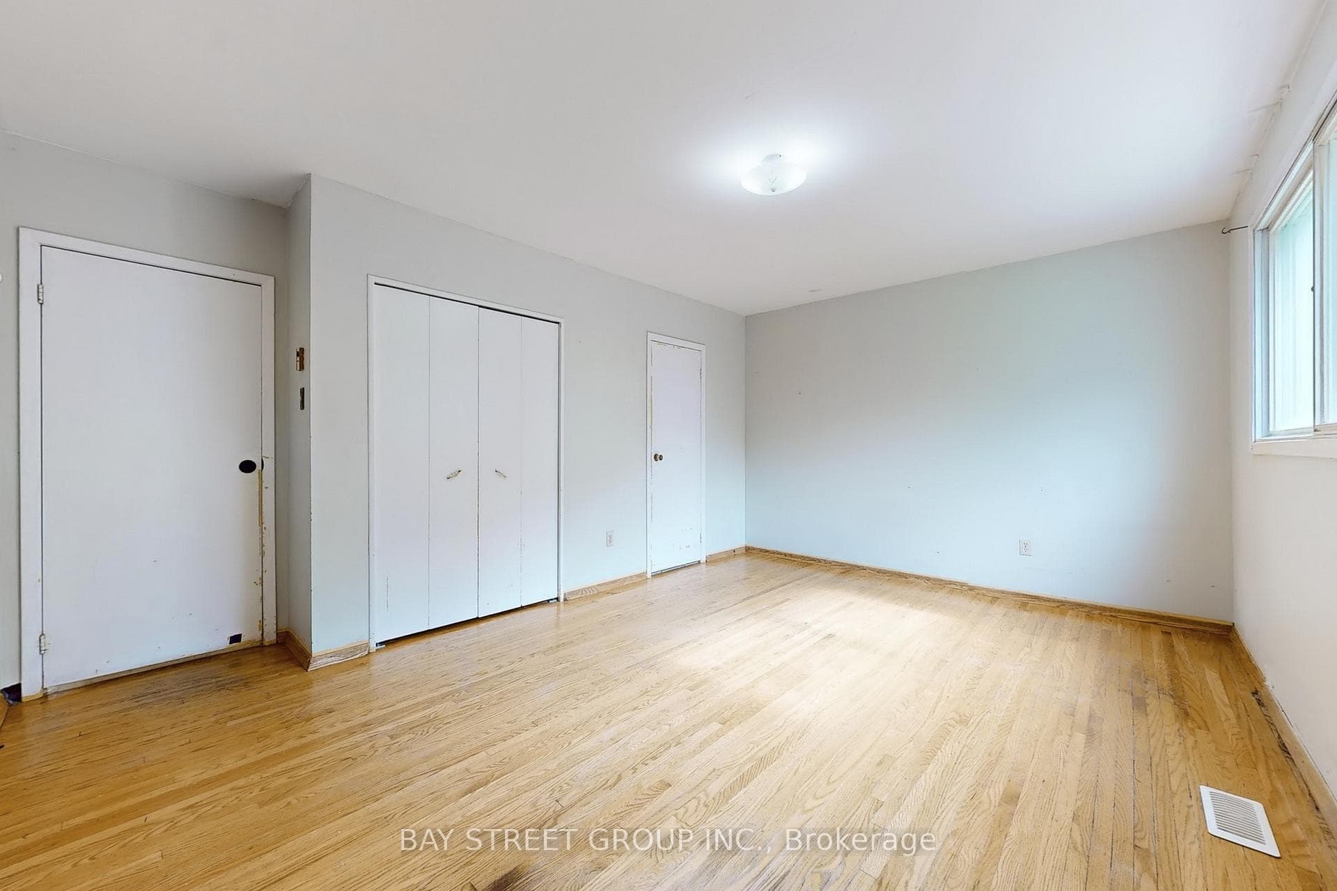 2152 Haygate Crescent photo 25