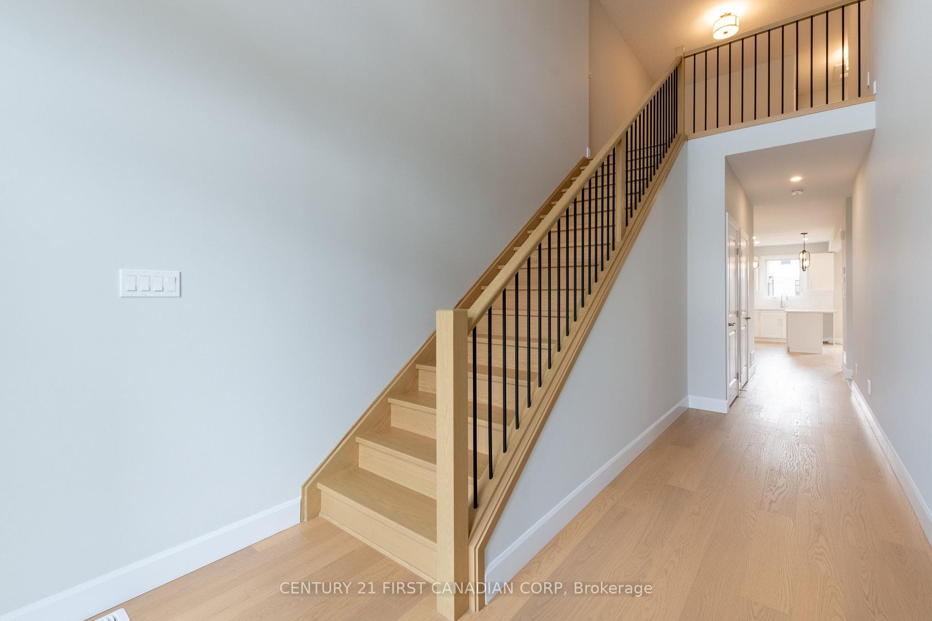 6453 Royal Magnolia Avenue photo 4