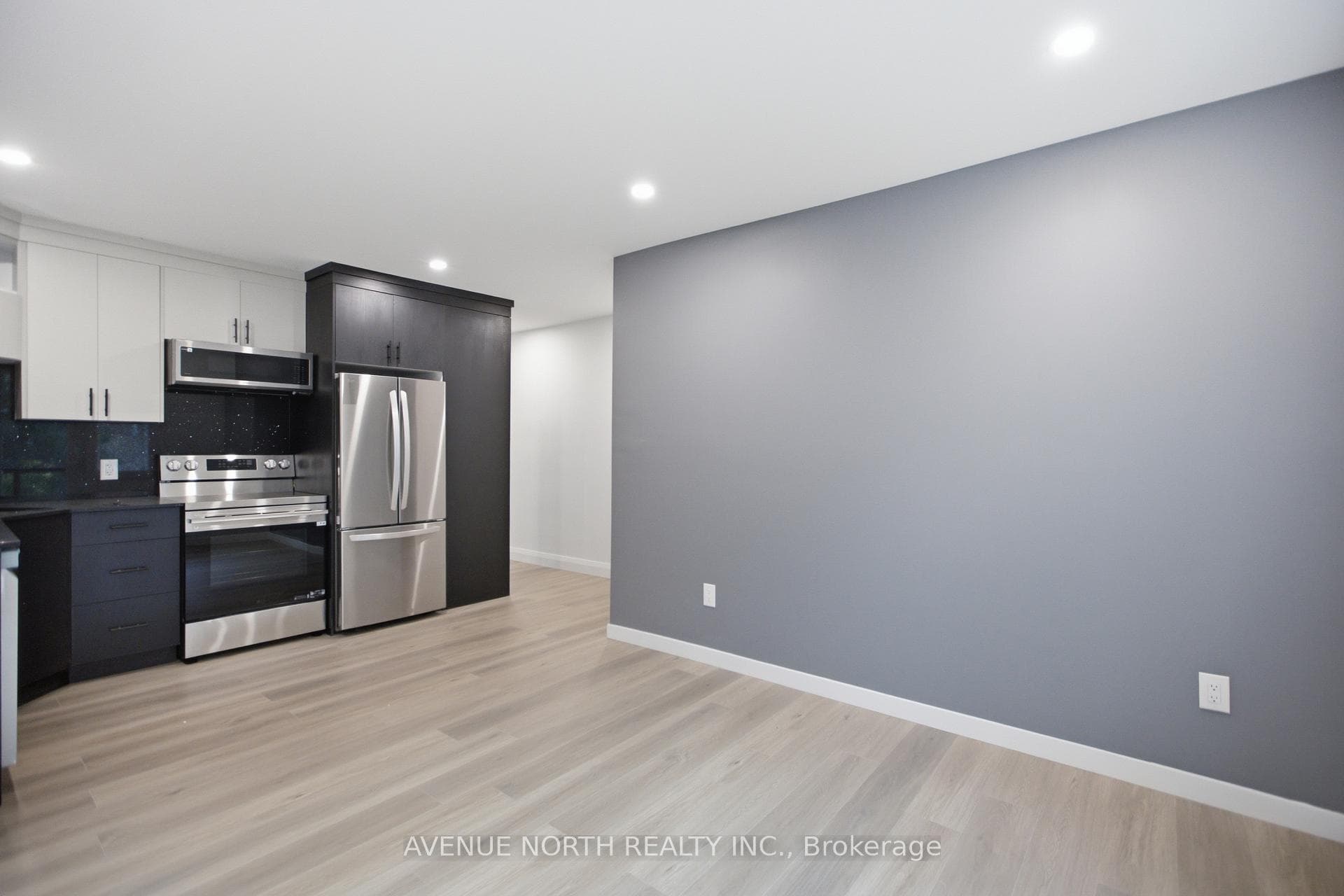 180 Clarence Street Unit 2 photo 5