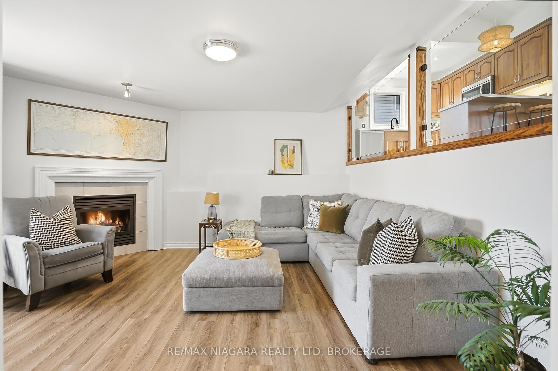 858 Canada Drive photo 18