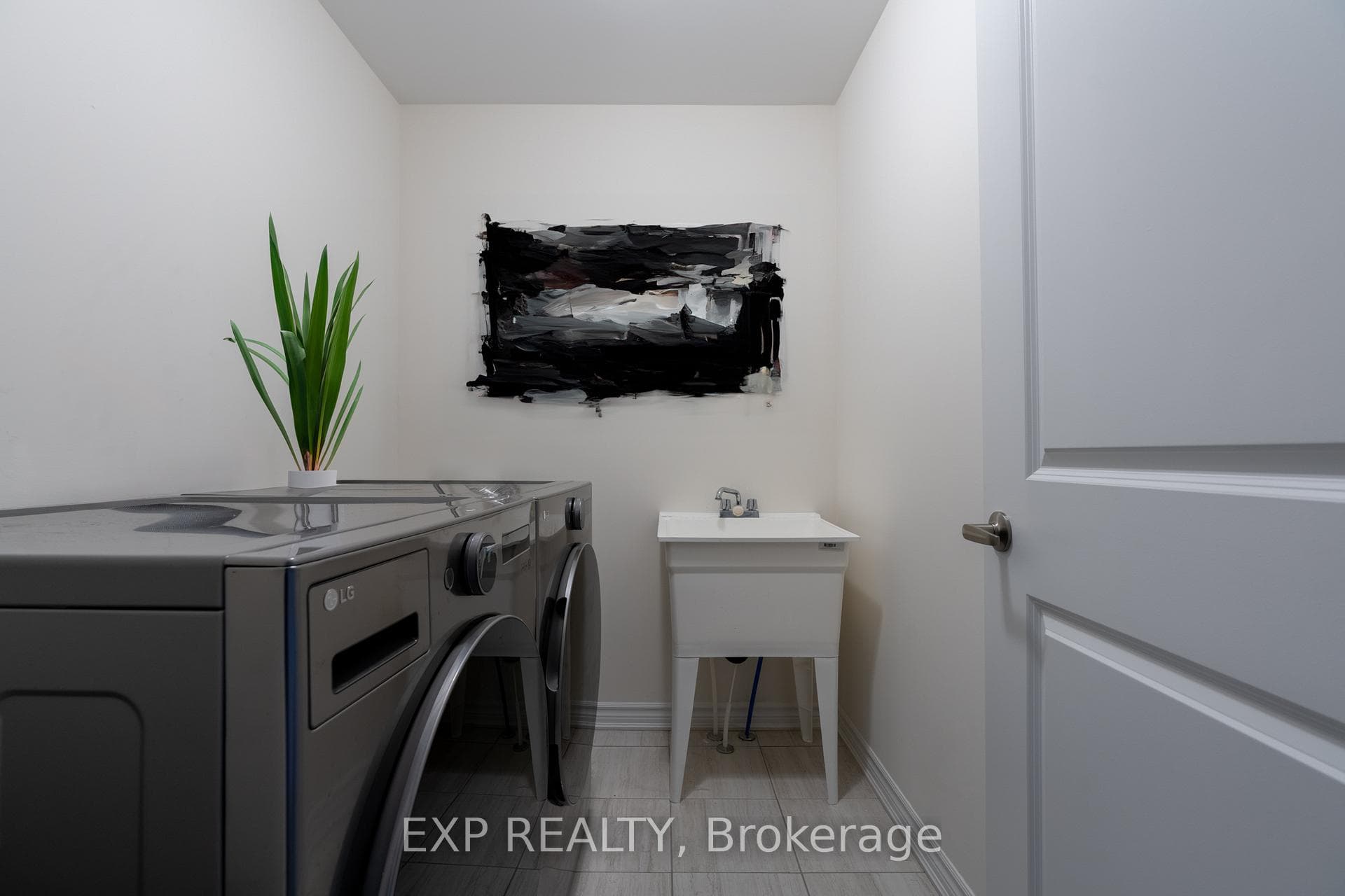 38 Oriole Crescent photo 20