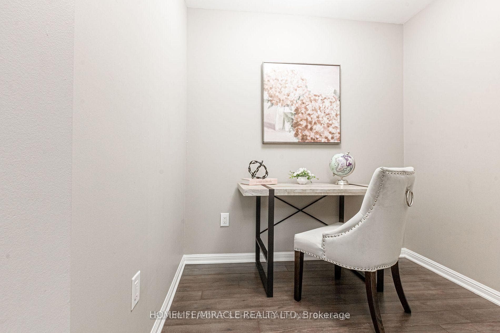 1045 Nadalin Heights Unit 211 photo 6