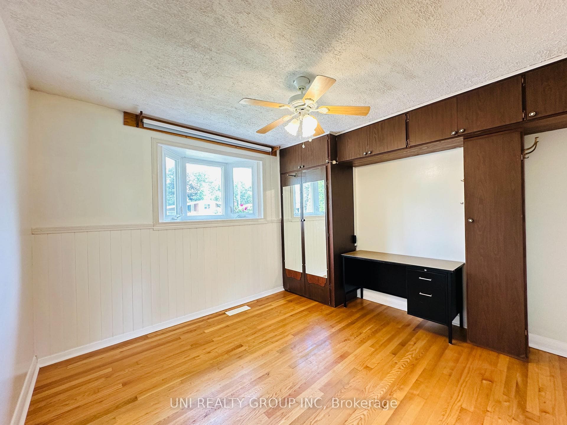 77 Meadowlands Drive photo 30