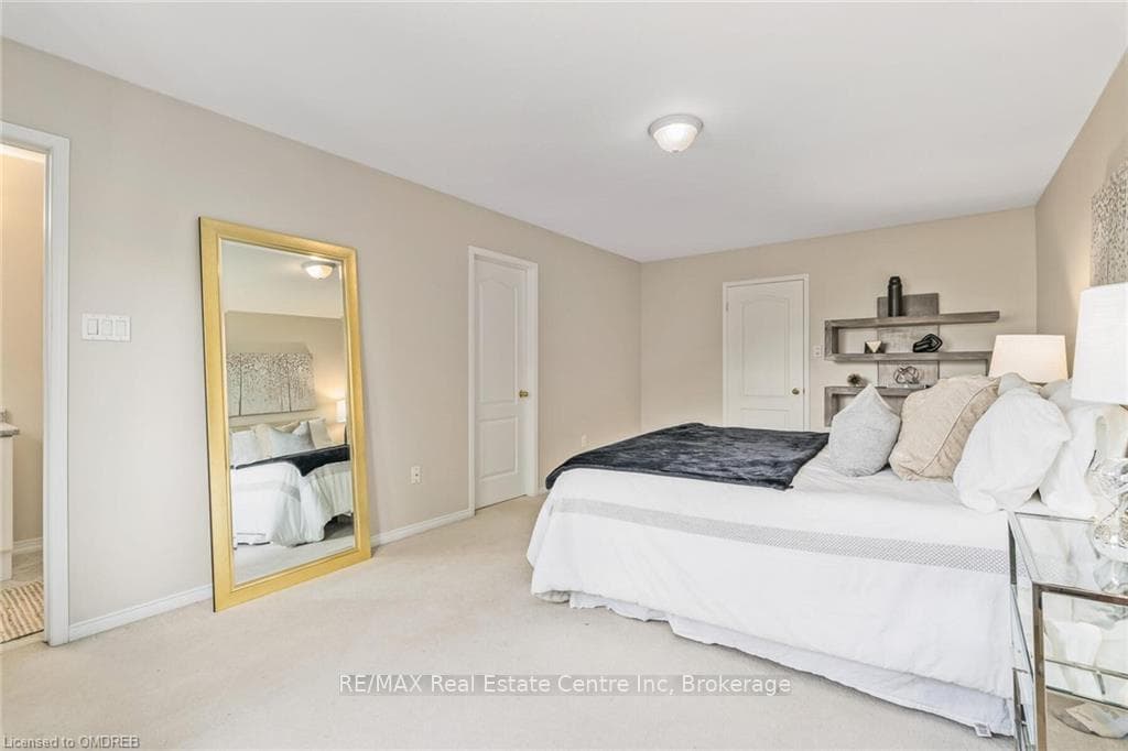 1325 MENEFY Place photo 20