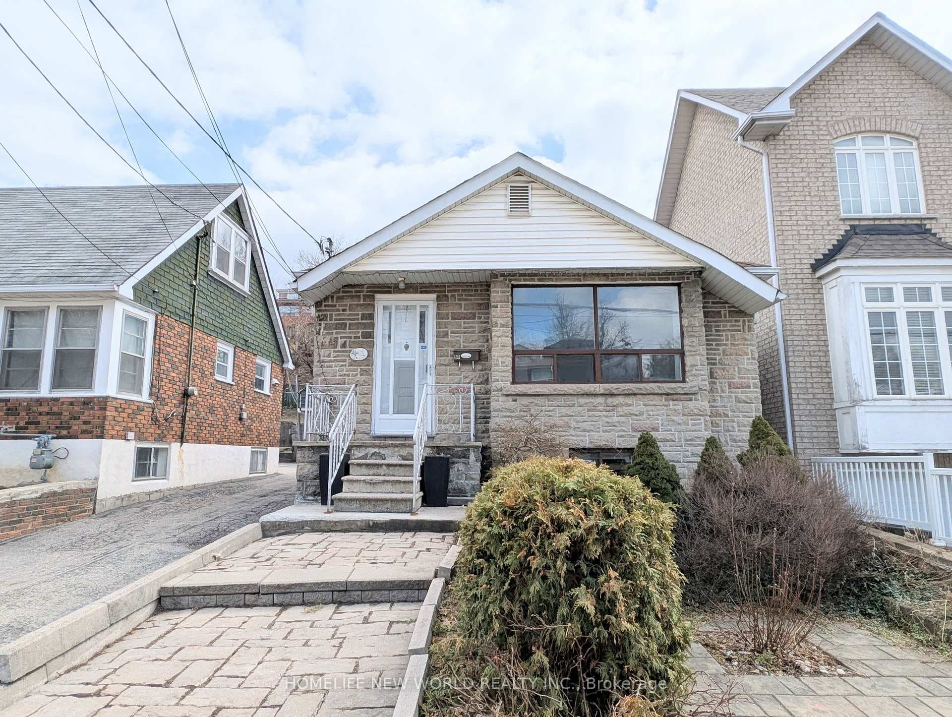 53 Dunraven Drive photo 2