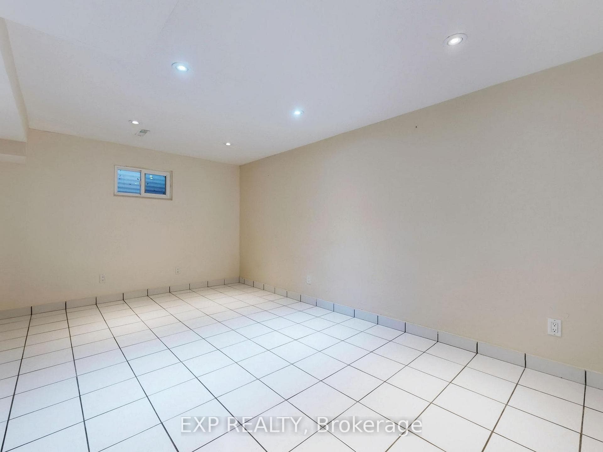 239 Avenue Road photo 25