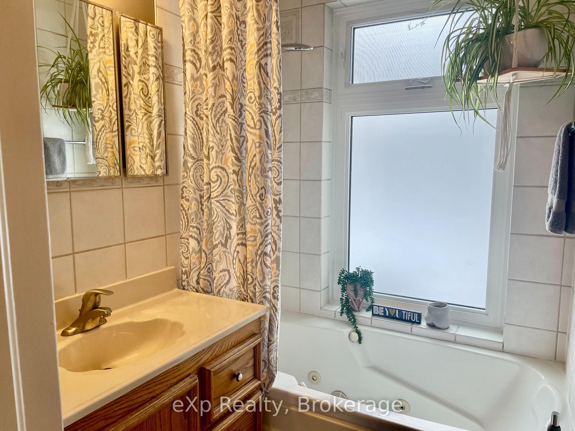 108 Hinks Street photo 17