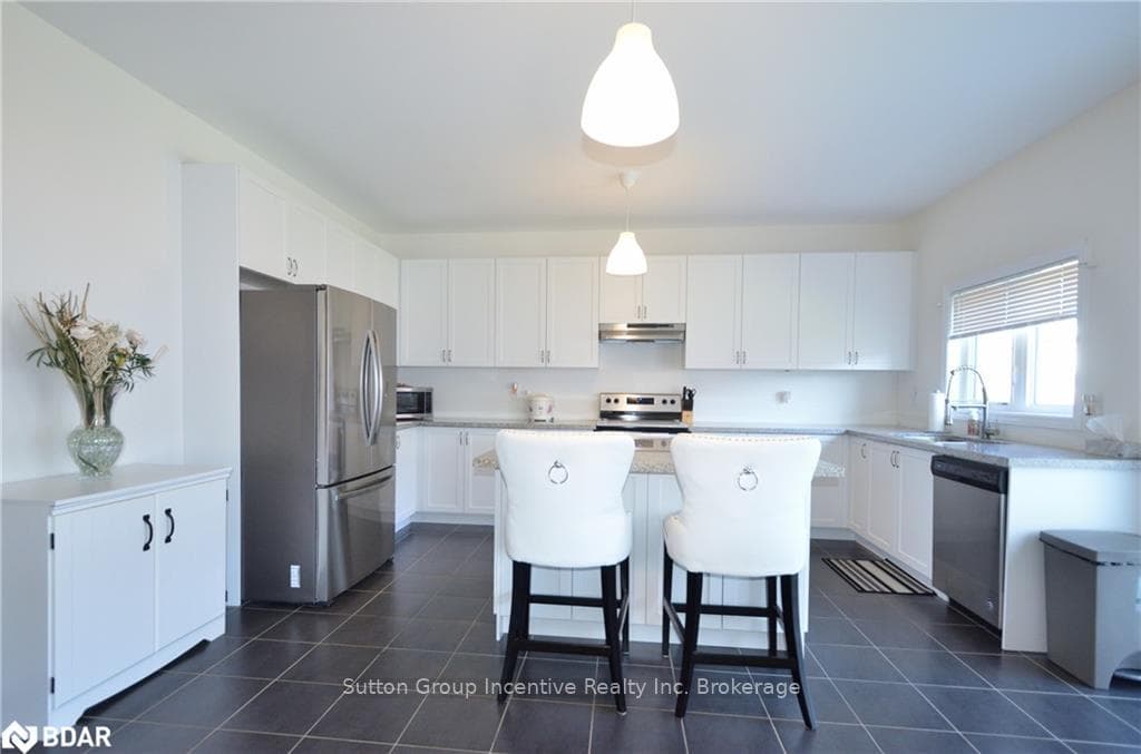 1001 WICKHAM Road photo 2