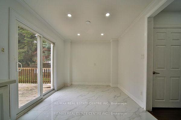 20 Mozart Crescent photo 12