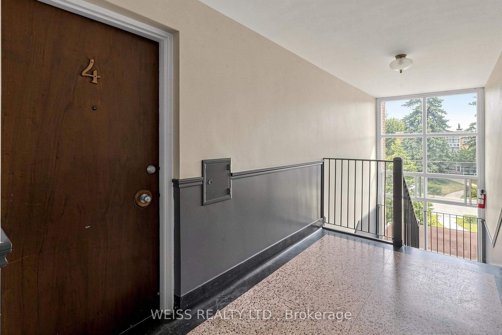 17 Fraserwood Avenue Unit 4 photo 3